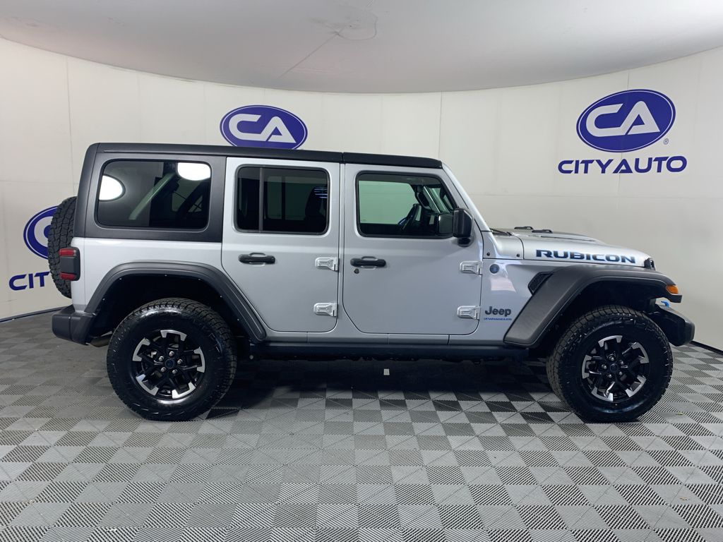 Vehicle photo 2