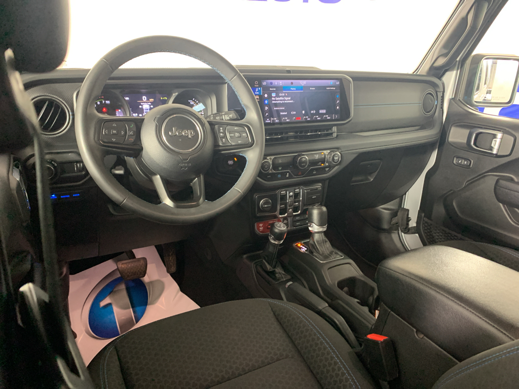 Vehicle photo 31