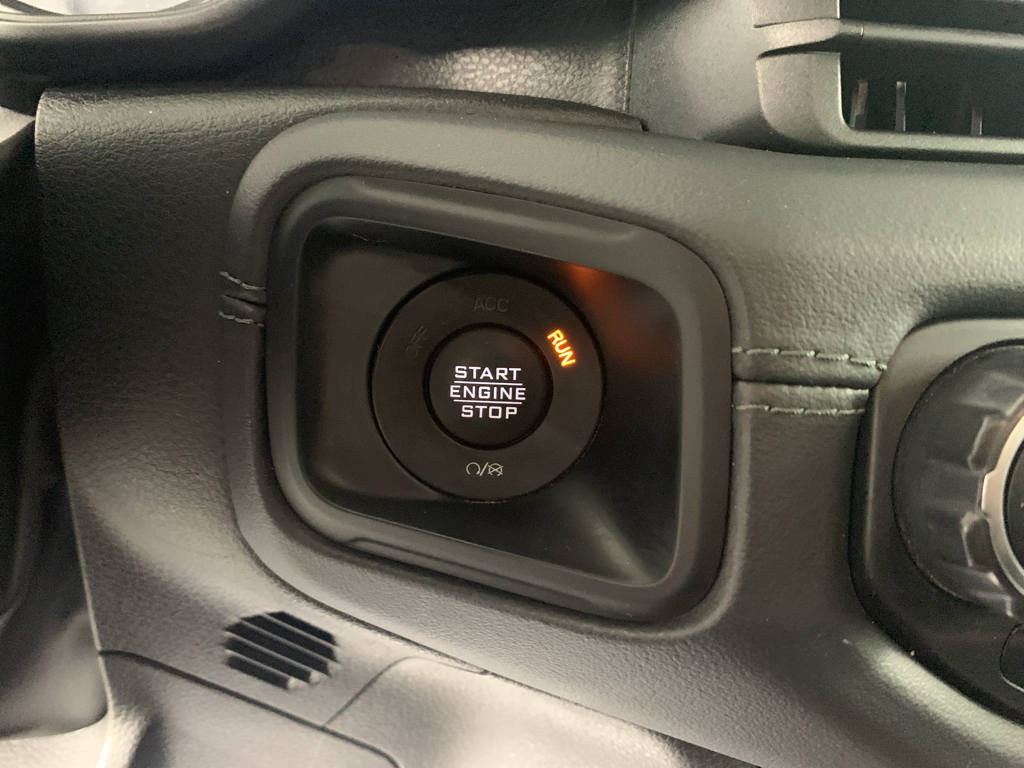 Vehicle photo 17