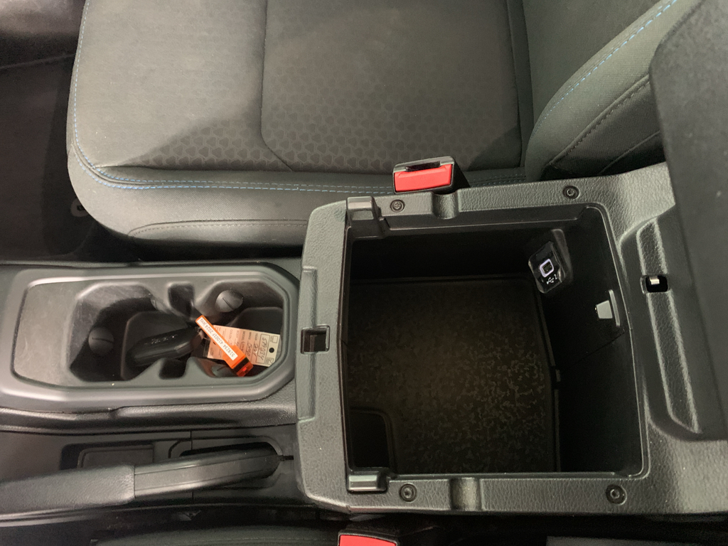 Vehicle photo 27