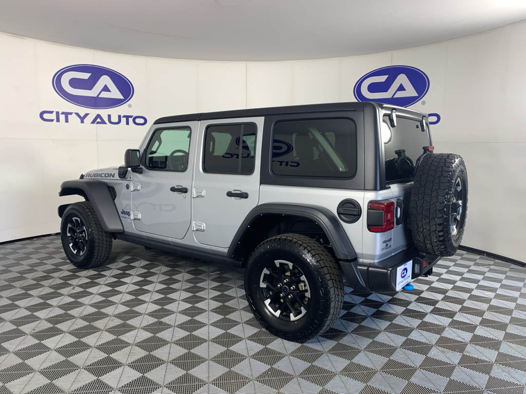 Vehicle photo 5
