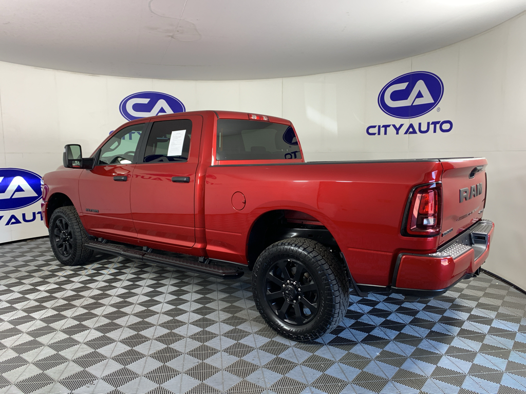 Vehicle photo 5