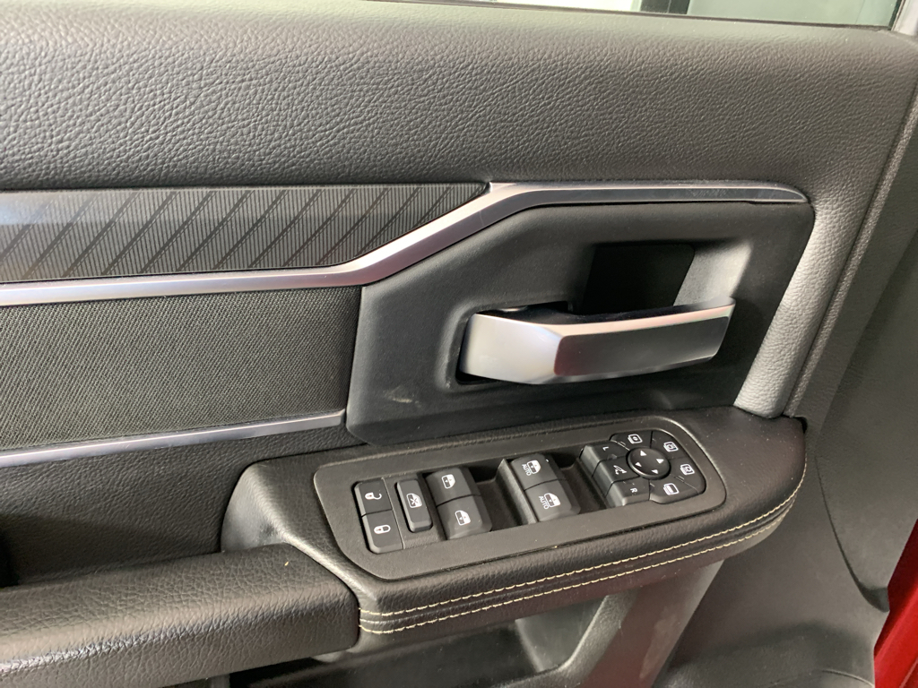 Vehicle photo 13
