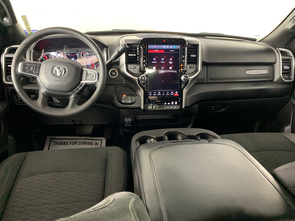 Vehicle photo 29