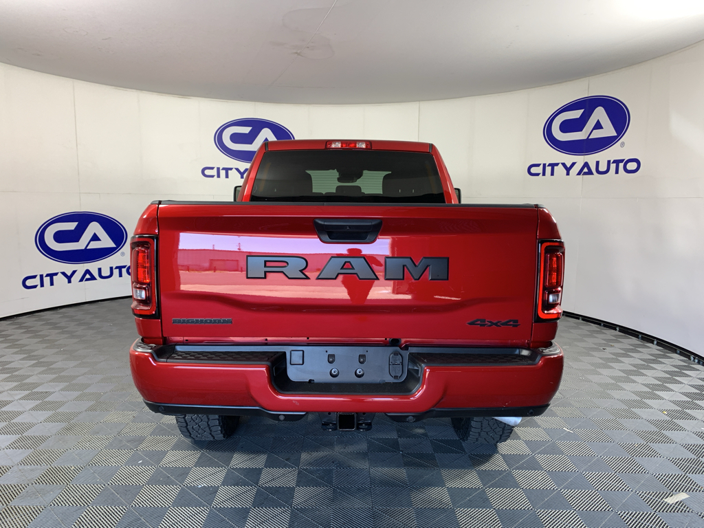 Vehicle photo 4