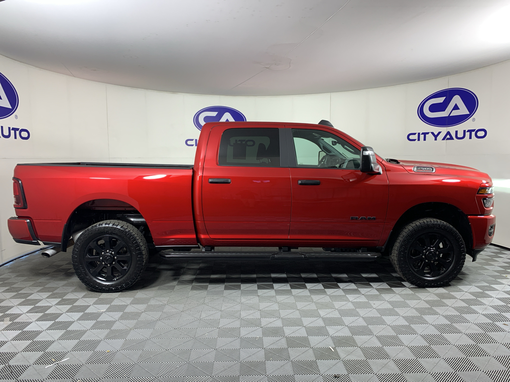 Vehicle photo 2