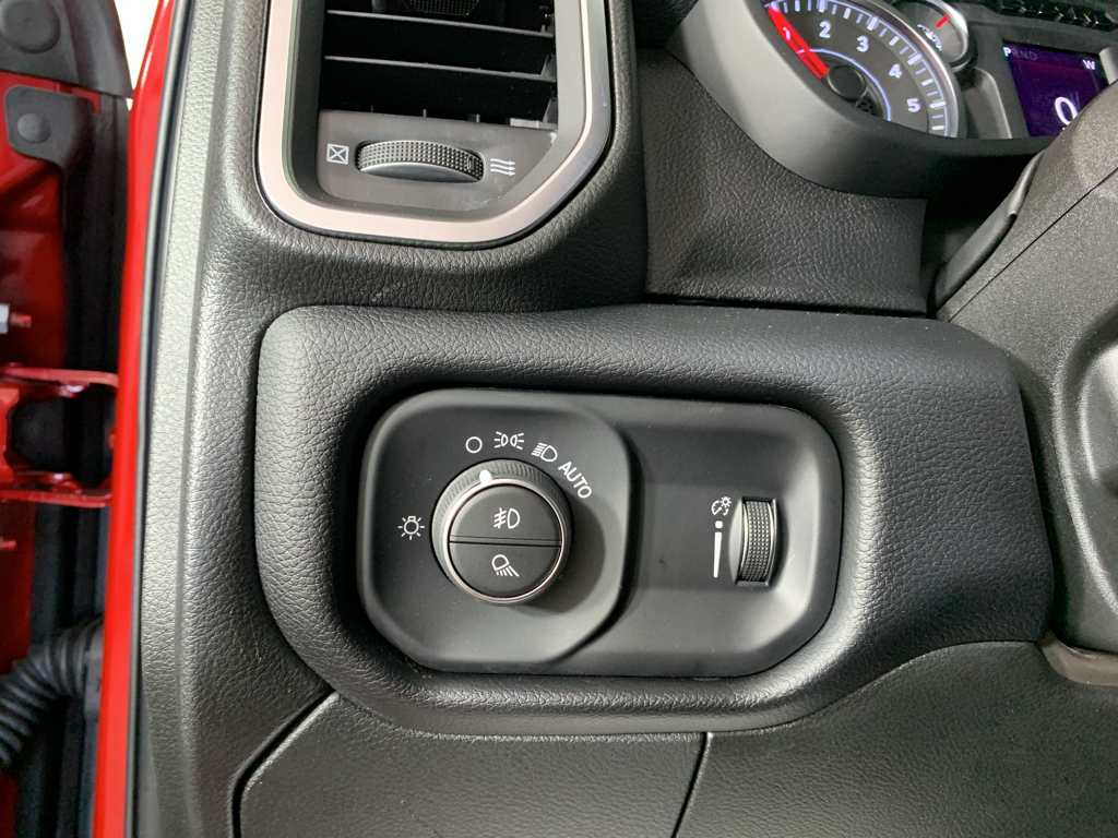 Vehicle photo 15