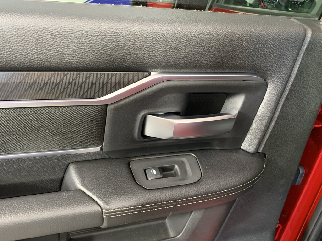 Vehicle photo 27