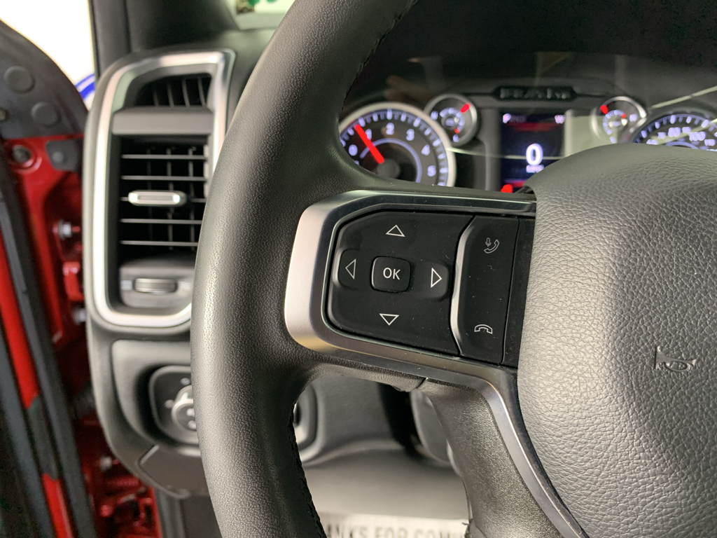 Vehicle photo 17