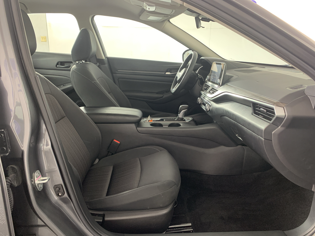 Vehicle photo 38