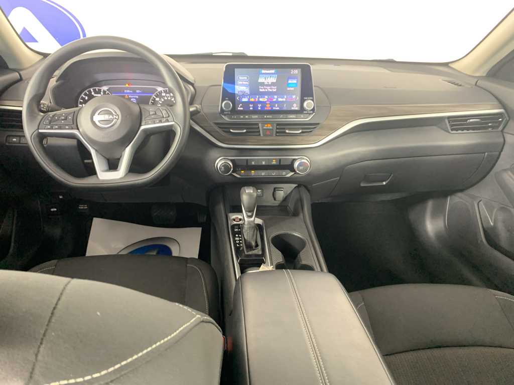 Vehicle photo 32