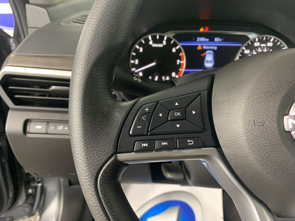Vehicle photo 18