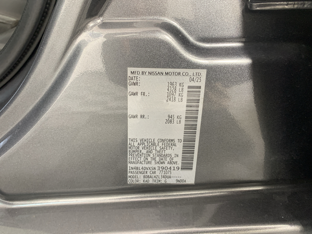 Vehicle photo 12
