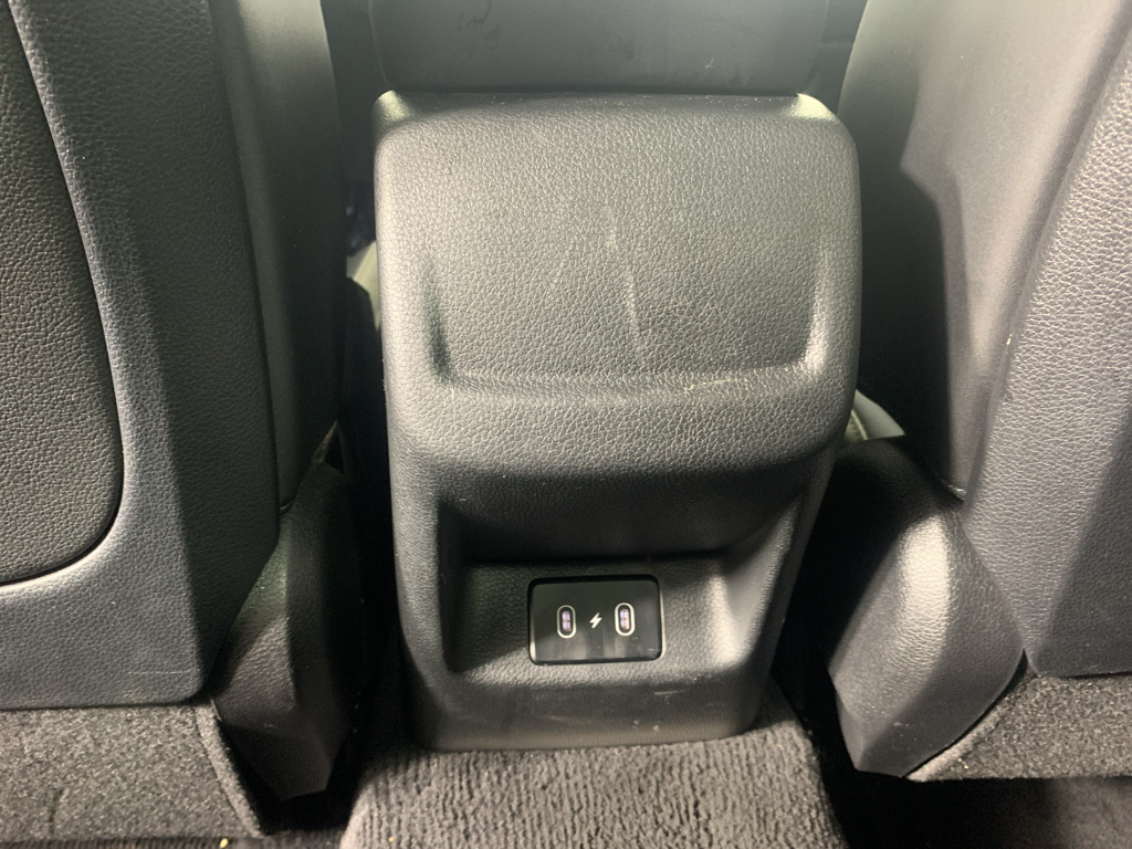 Vehicle photo 33