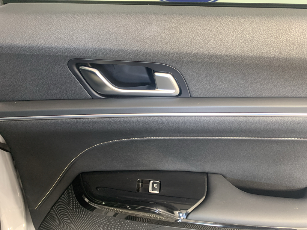 Vehicle photo 36