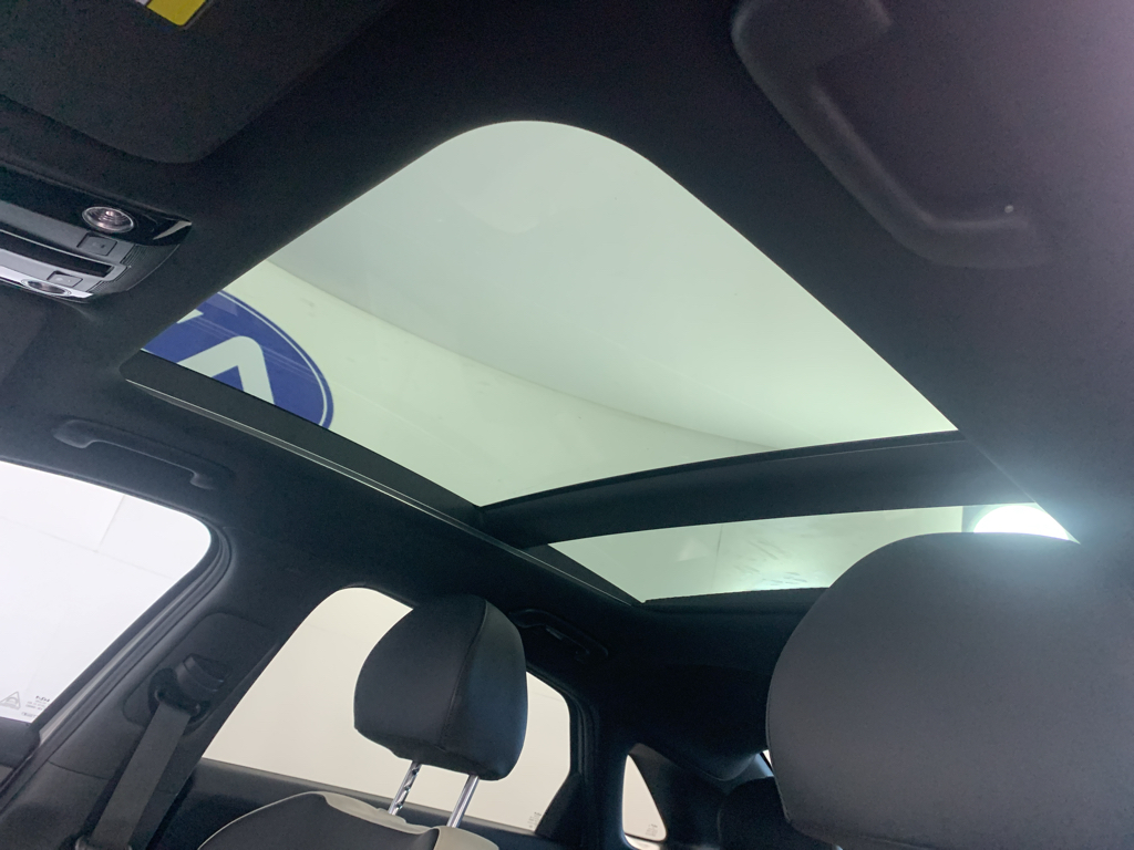 Vehicle photo 29