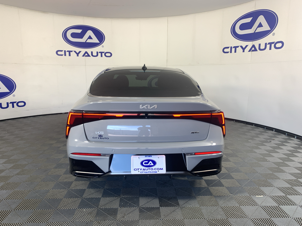 Vehicle photo 4