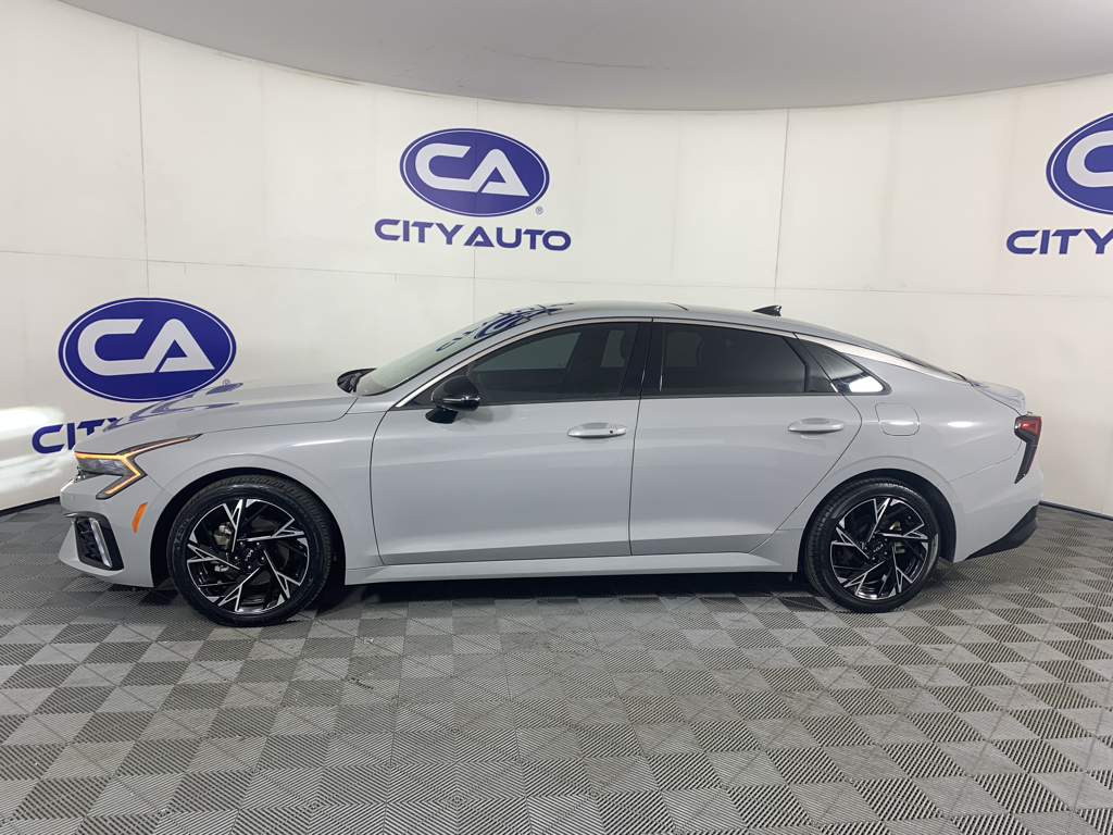 Vehicle photo 6