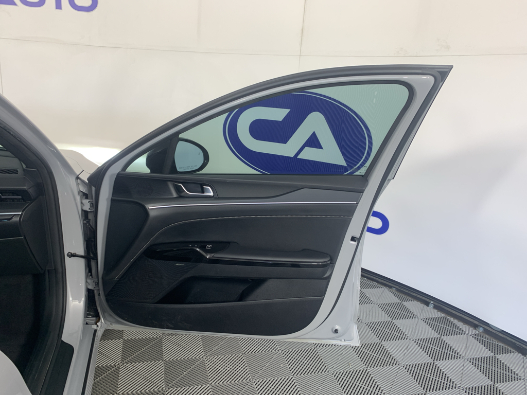Vehicle photo 38