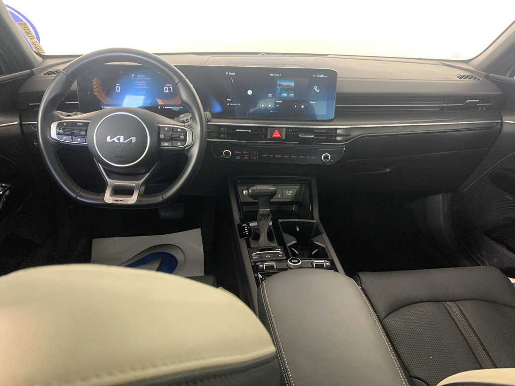 Vehicle photo 34