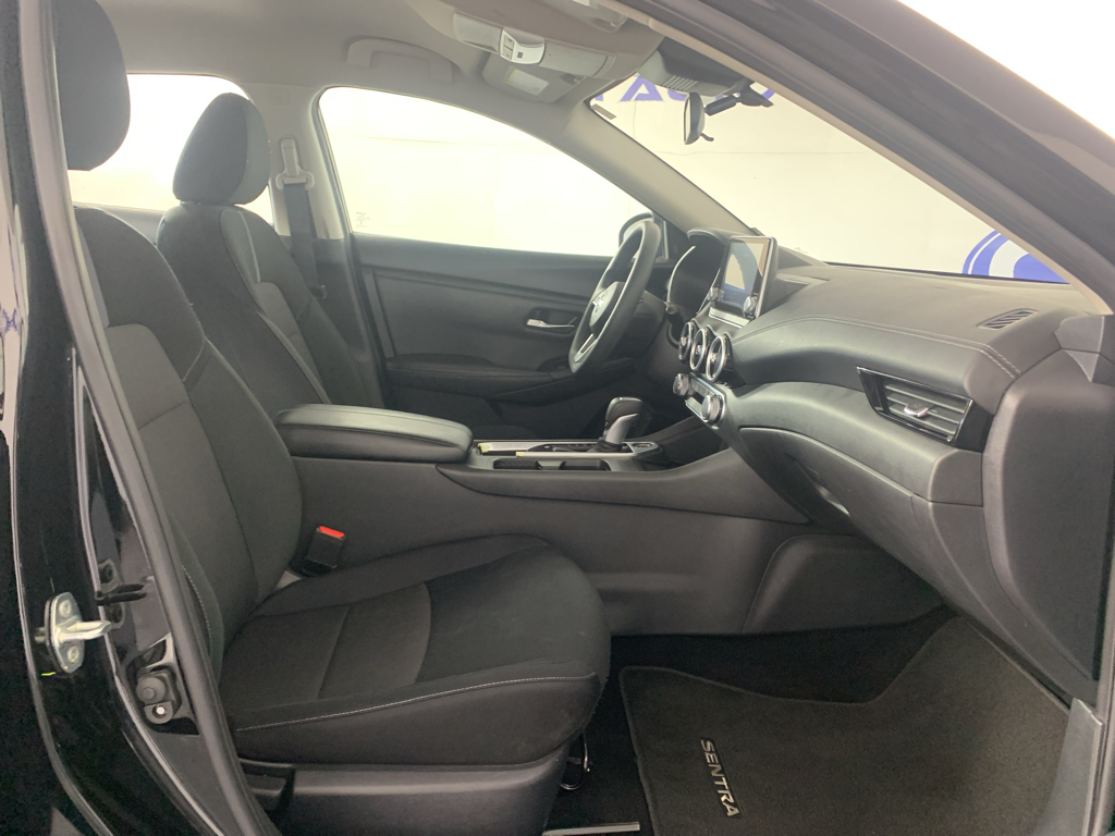 Vehicle photo 37
