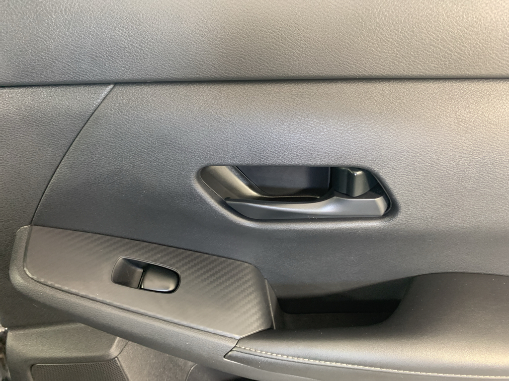 Vehicle photo 33