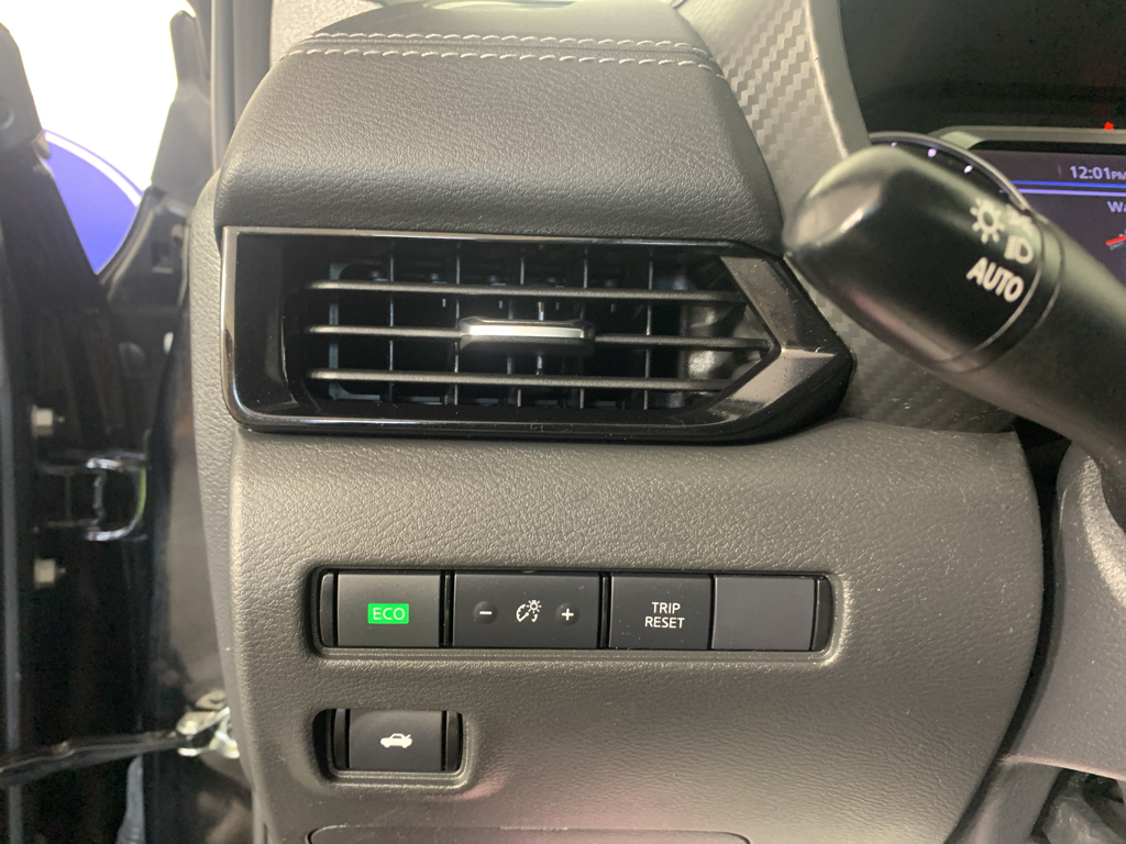 Vehicle photo 16
