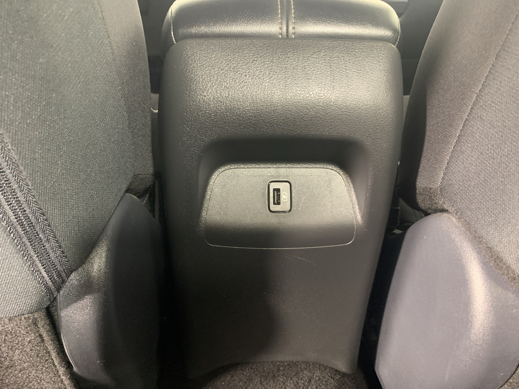 Vehicle photo 30