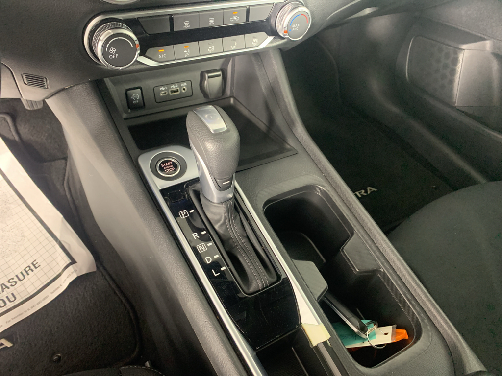 Vehicle photo 23