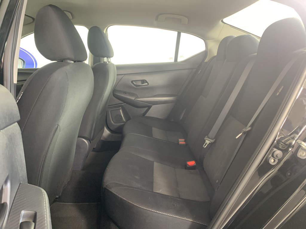 Vehicle photo 29