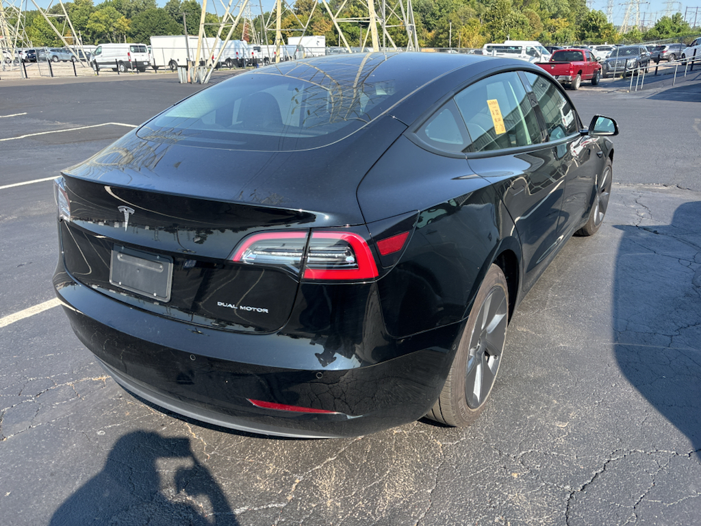 Vehicle photo 5