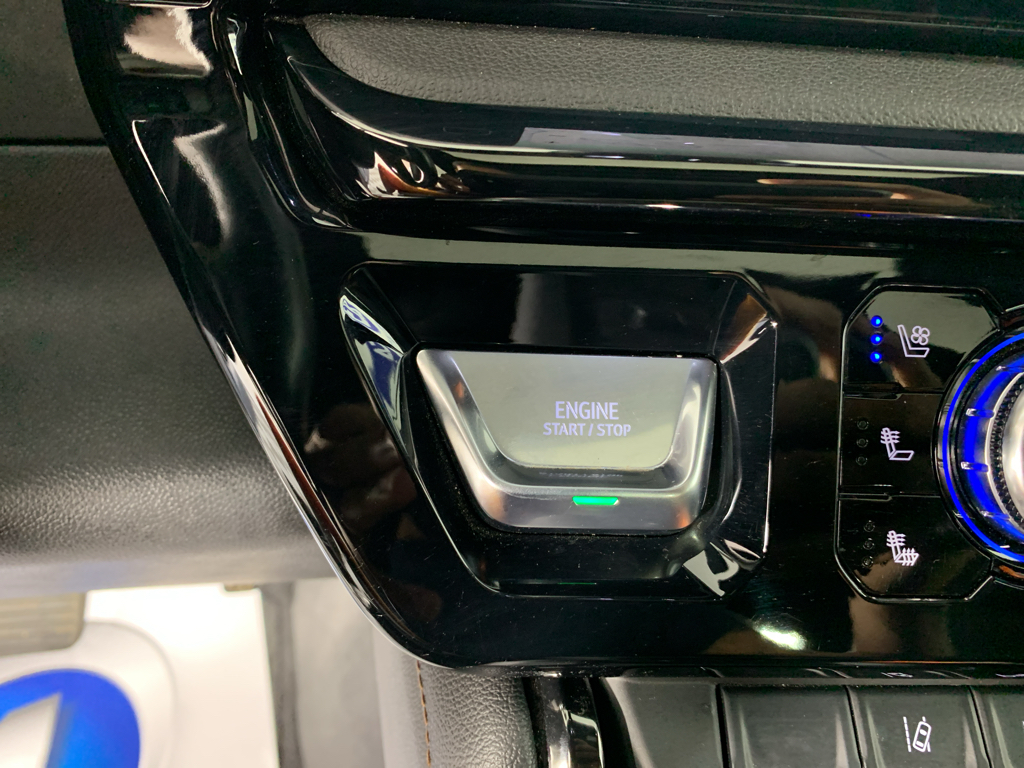 Vehicle photo 16