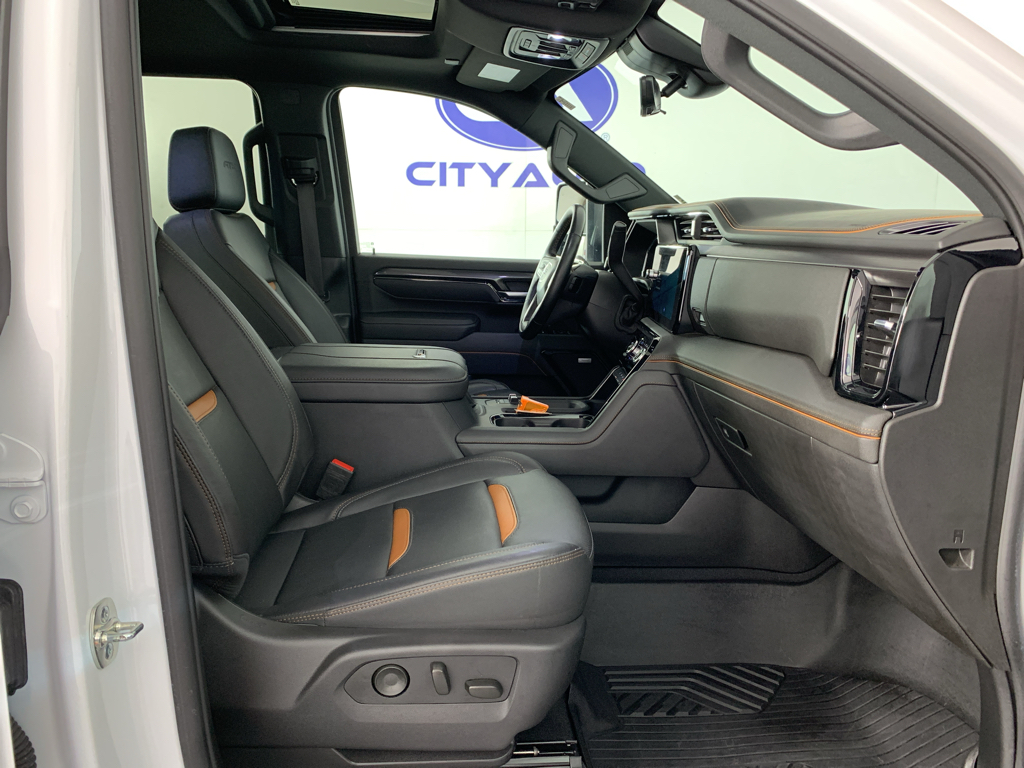 Vehicle photo 38