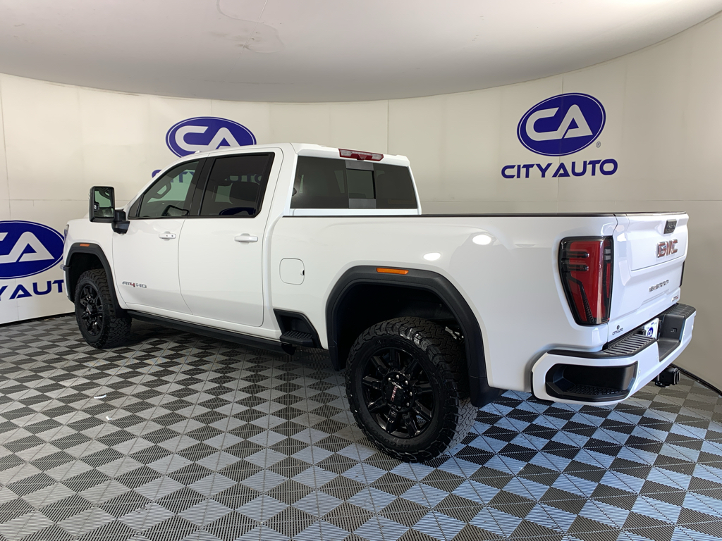 Vehicle photo 5