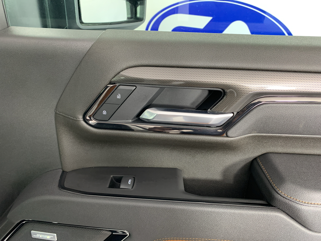 Vehicle photo 37