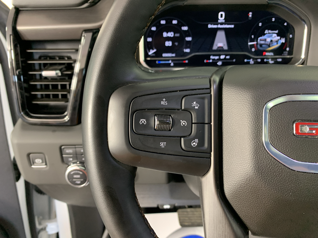 Vehicle photo 17