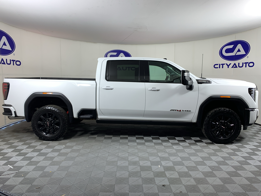 Vehicle photo 2