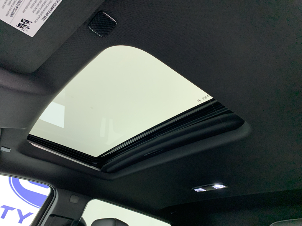 Vehicle photo 27