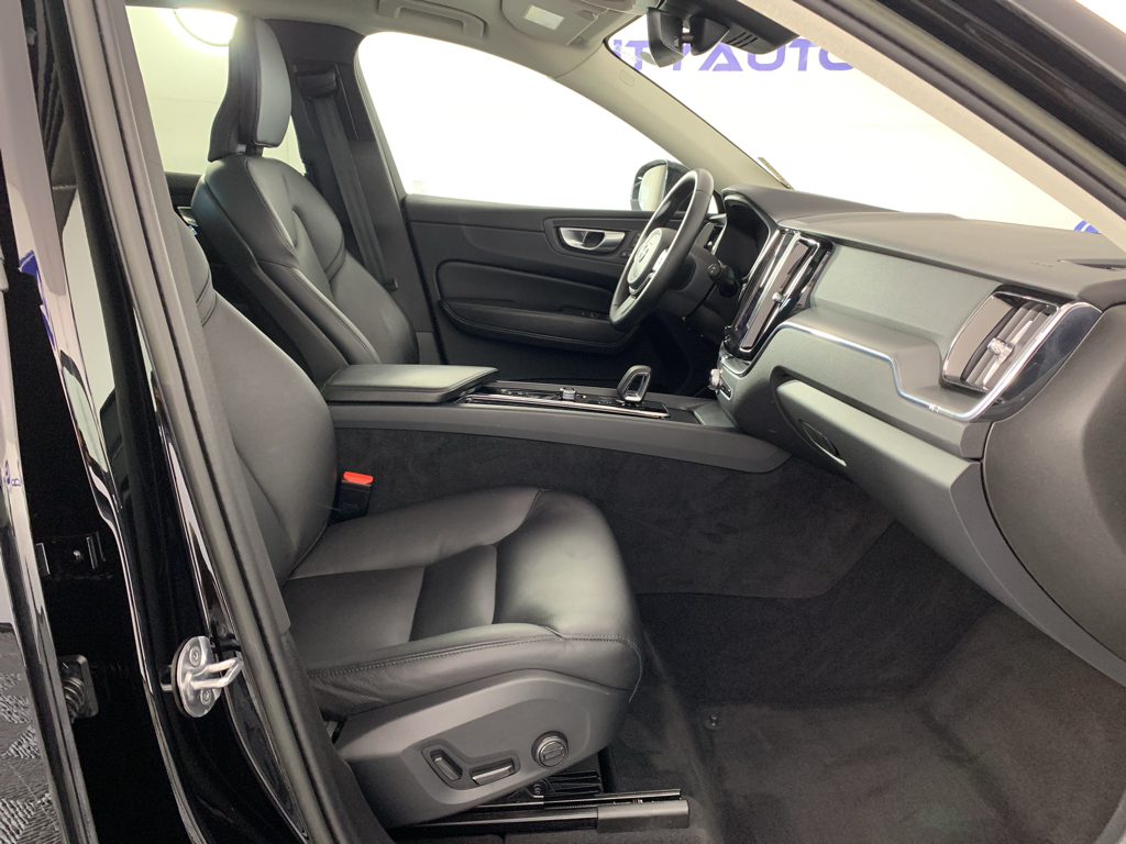 Used 2023 Volvo XC60 B5 SUV