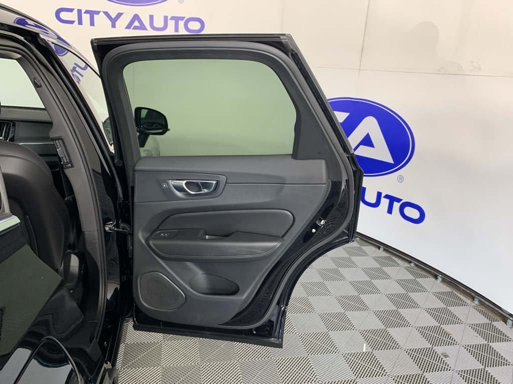 Used 2023 Volvo XC60 B5 SUV