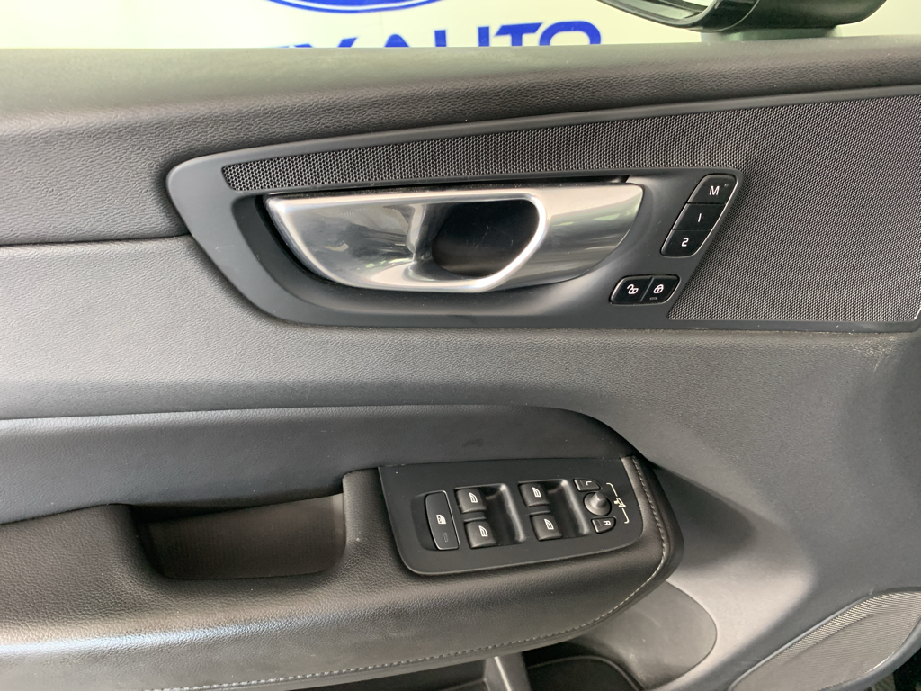 Used 2023 Volvo XC60 B5 SUV