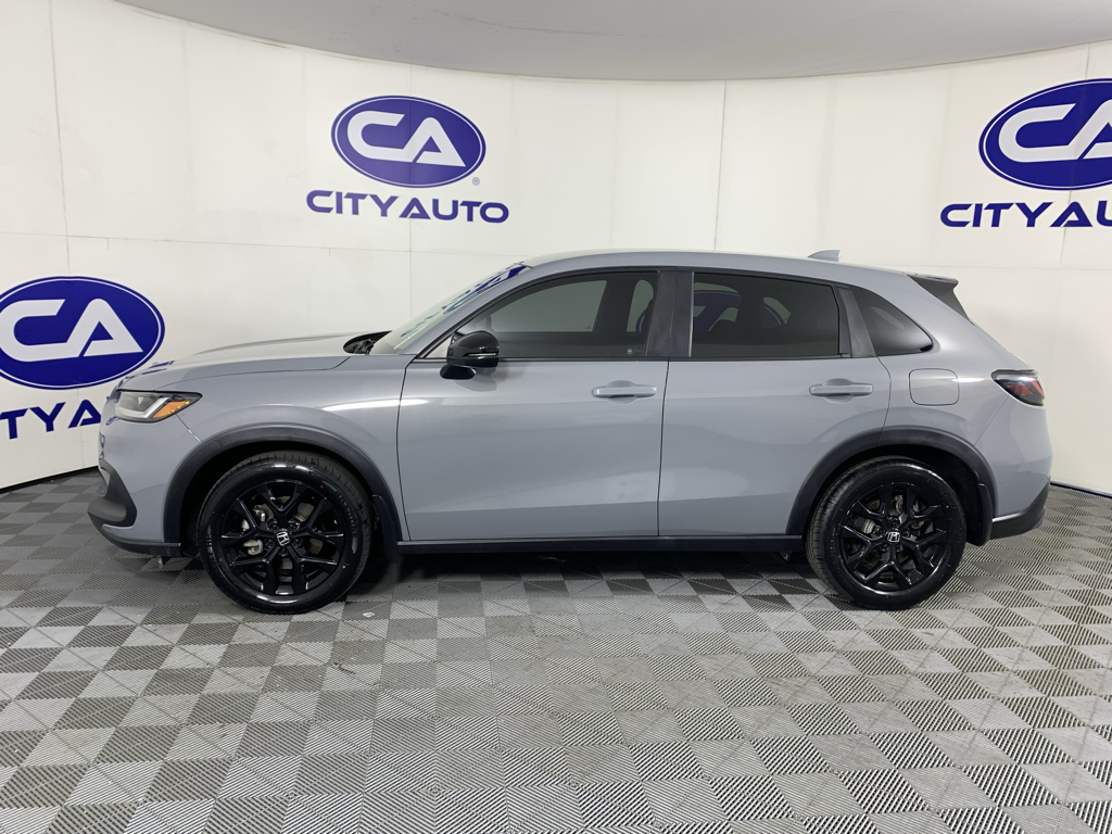 Vehicle photo 6