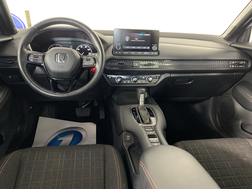 Vehicle photo 32