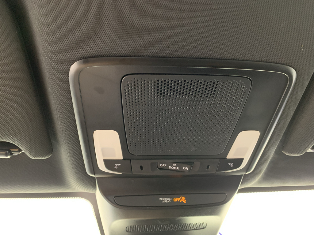Vehicle photo 27