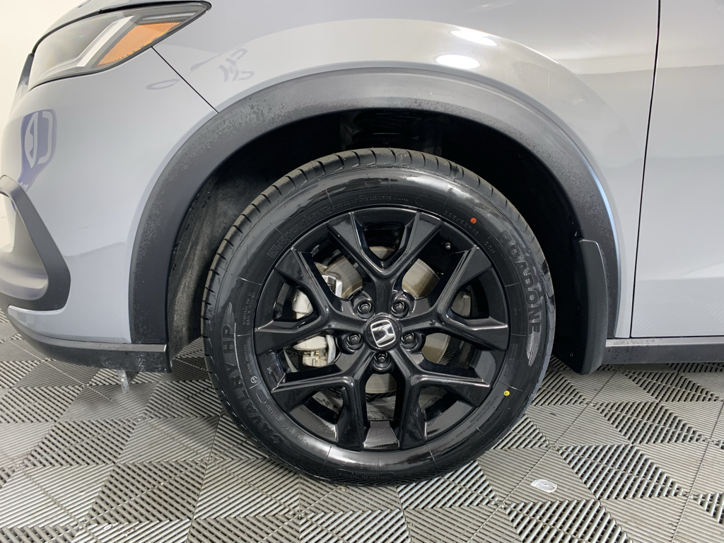 Vehicle photo 11