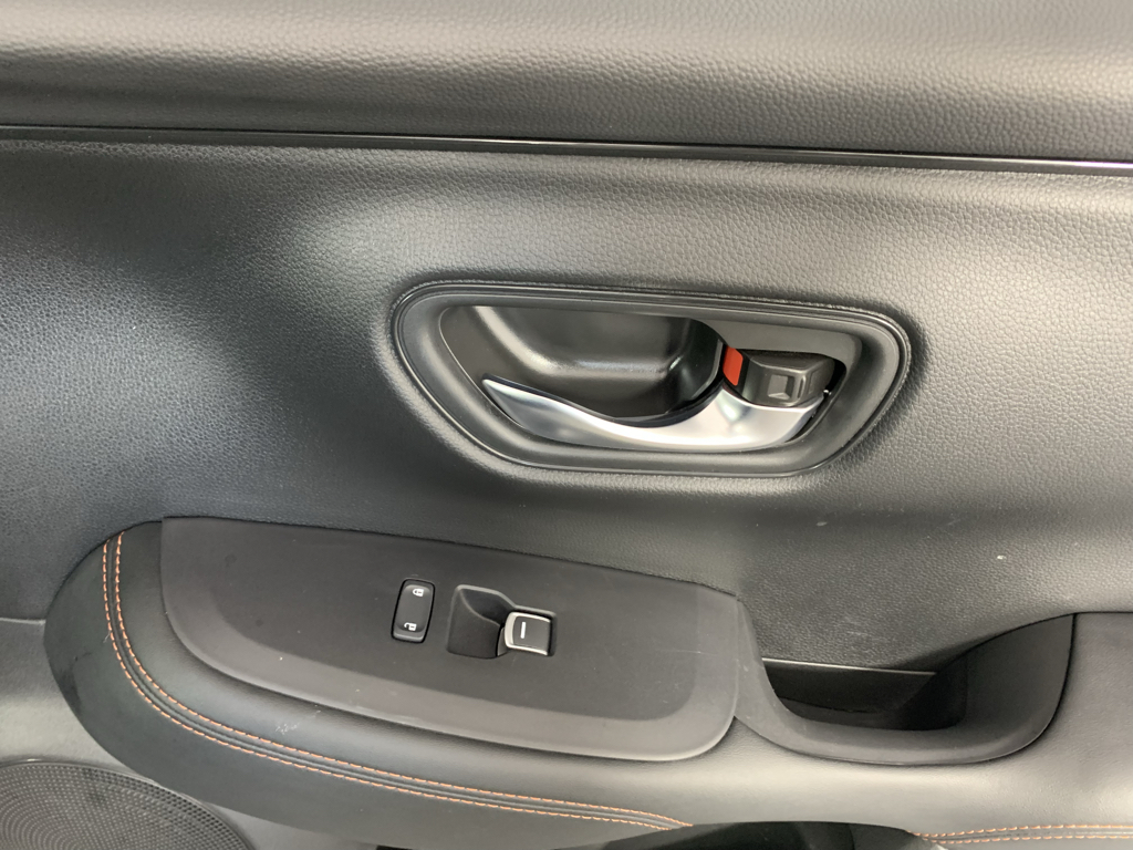 Vehicle photo 38