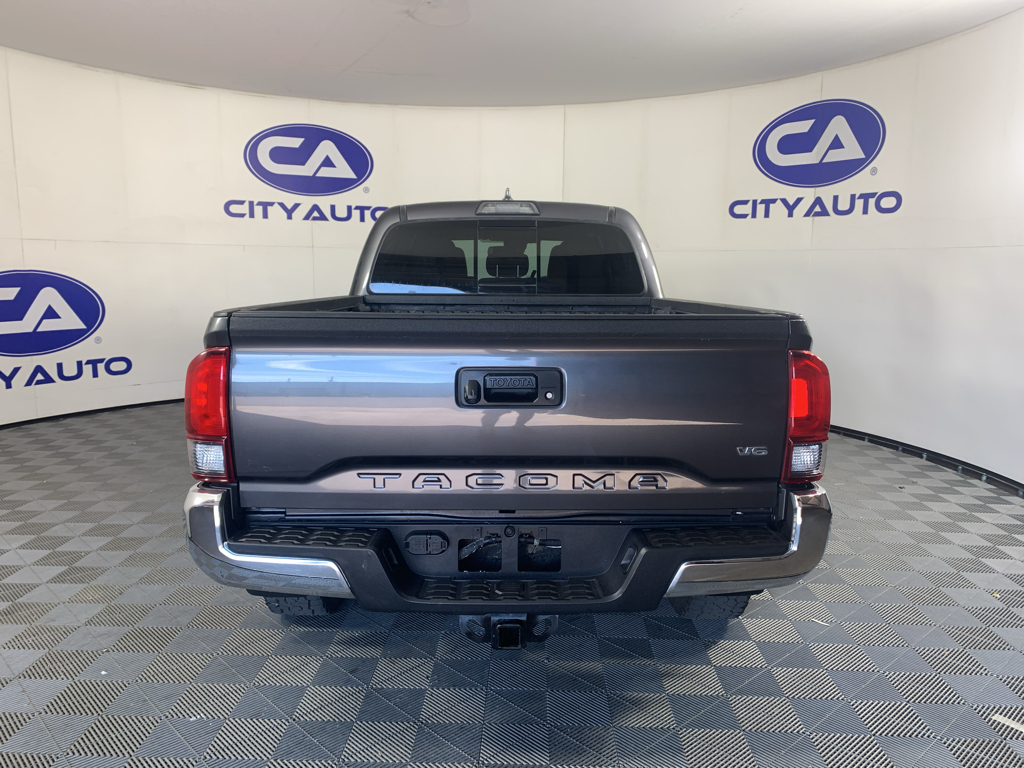 Vehicle photo 4
