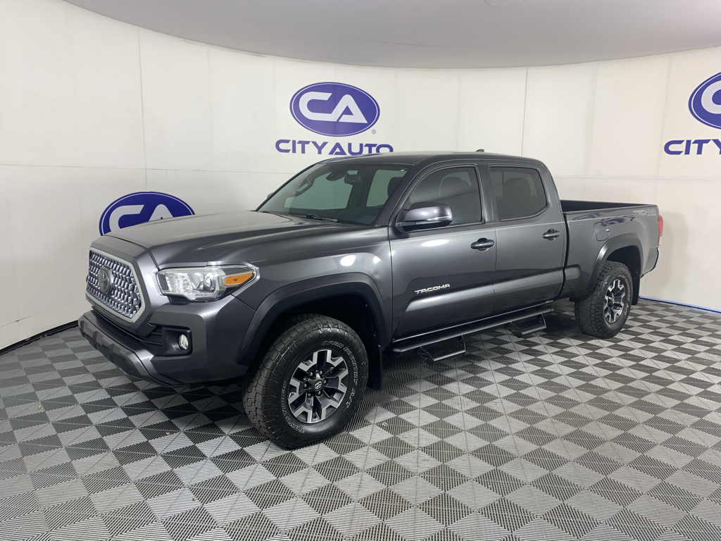 Vehicle photo 6