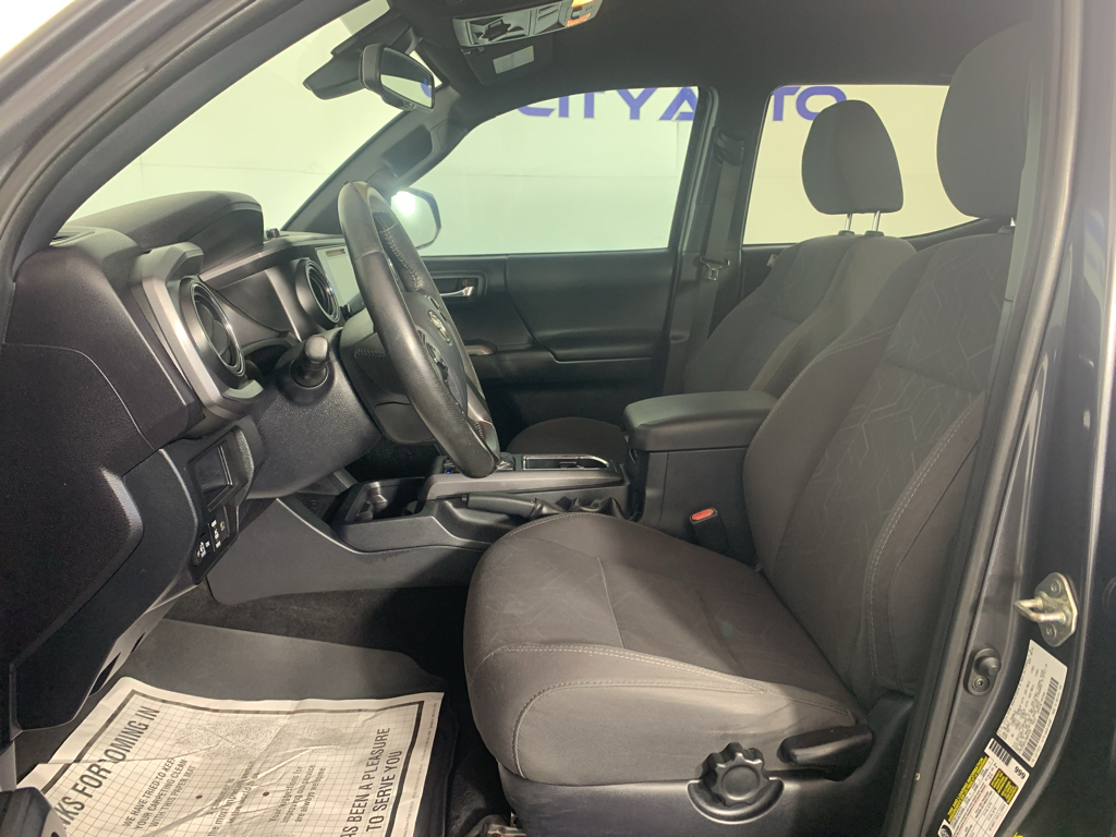 Vehicle photo 14