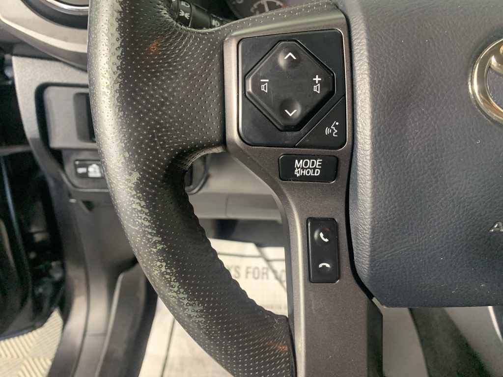 Vehicle photo 17